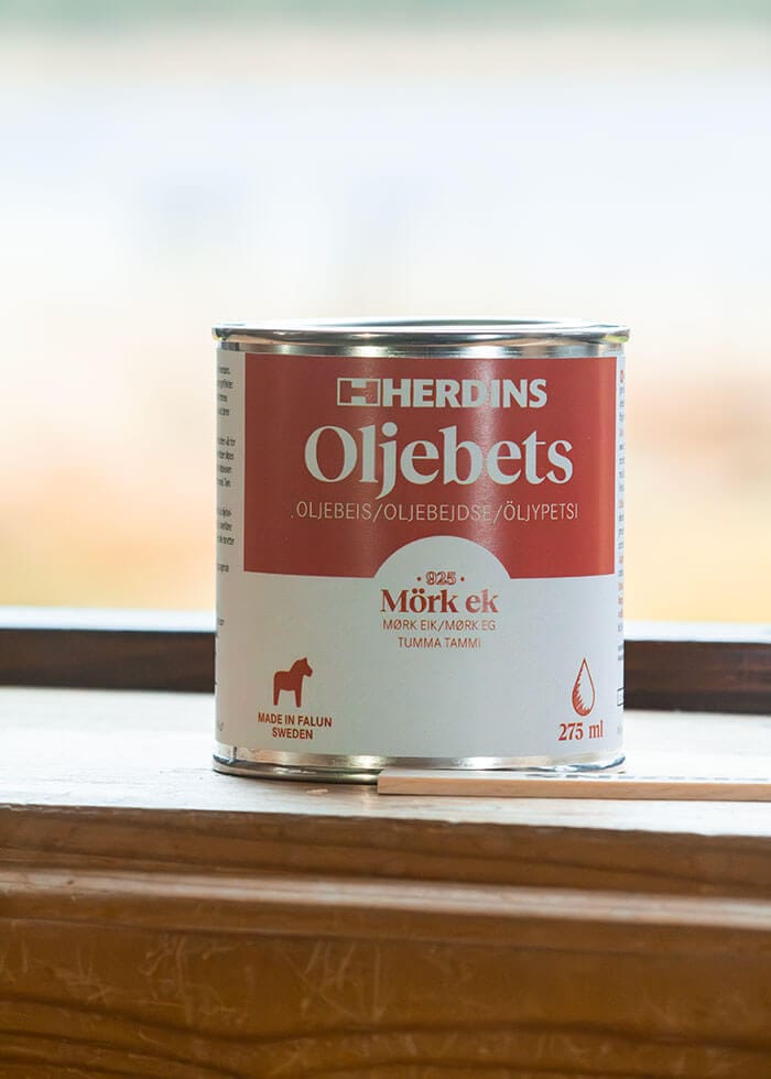 Oljebetsburk i färgen mörk ek